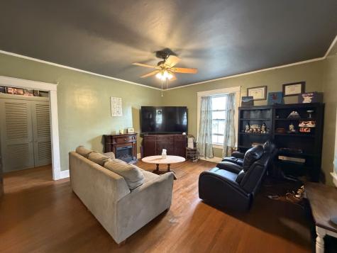 419 North Plum Street Farmer City IL 61842