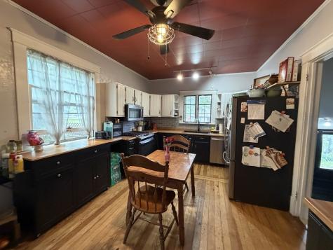 419 North Plum Street Farmer City IL 61842