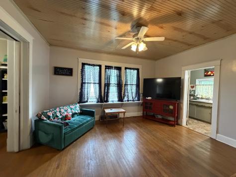 419 North Plum Street Farmer City IL 61842