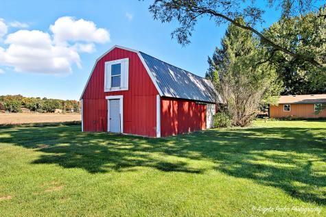 15758 County Line Road Capron IL 61012