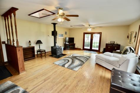 15758 County Line Road Capron IL 61012