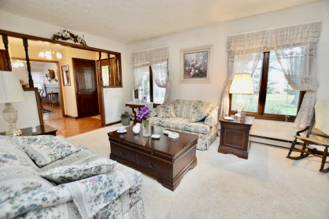 15758 County Line Road Capron IL 61012