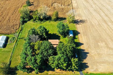 15758 County Line Road Capron IL 61012