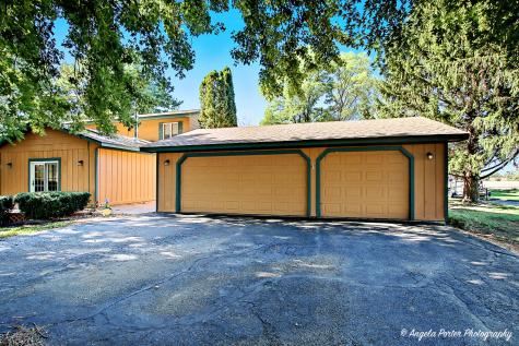 15758 County Line Road Capron IL 61012