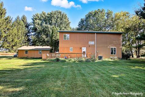 15758 County Line Road Capron IL 61012