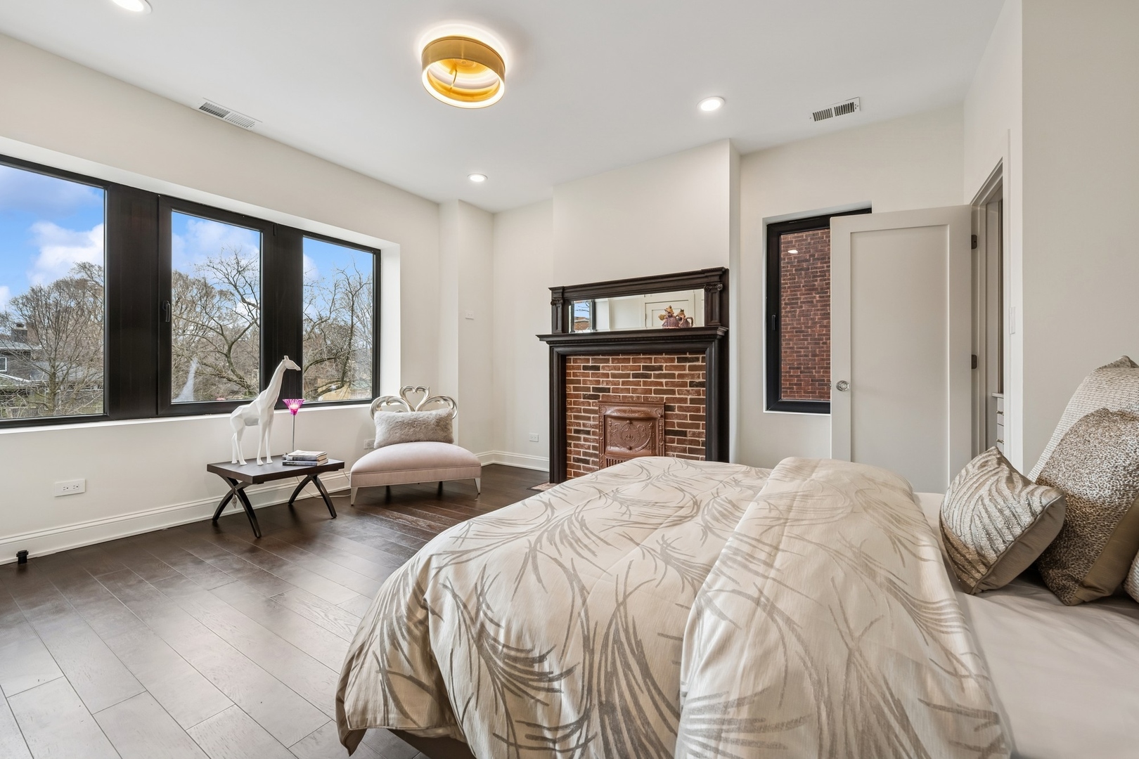 4730 South Greenwood Avenue Chicago IL 60615