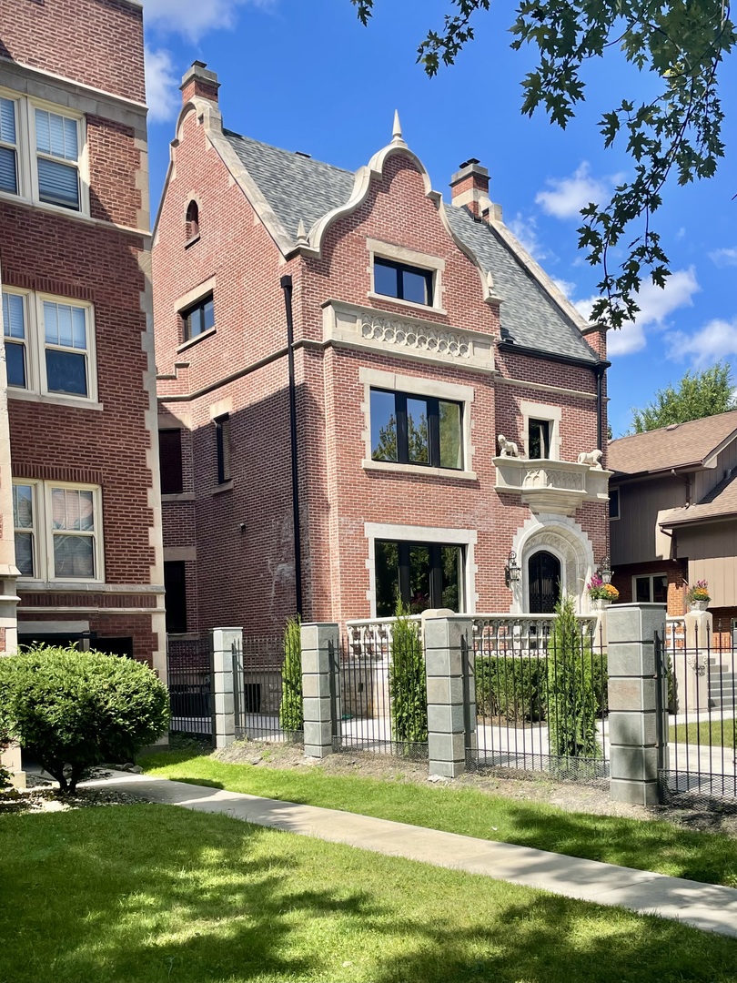 4730 South Greenwood Avenue Chicago IL 60615
