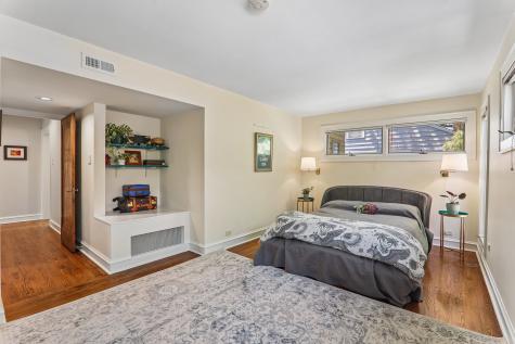 2724 Simpson Street Evanston IL 60201