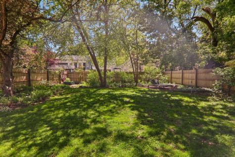 2724 Simpson Street Evanston IL 60201