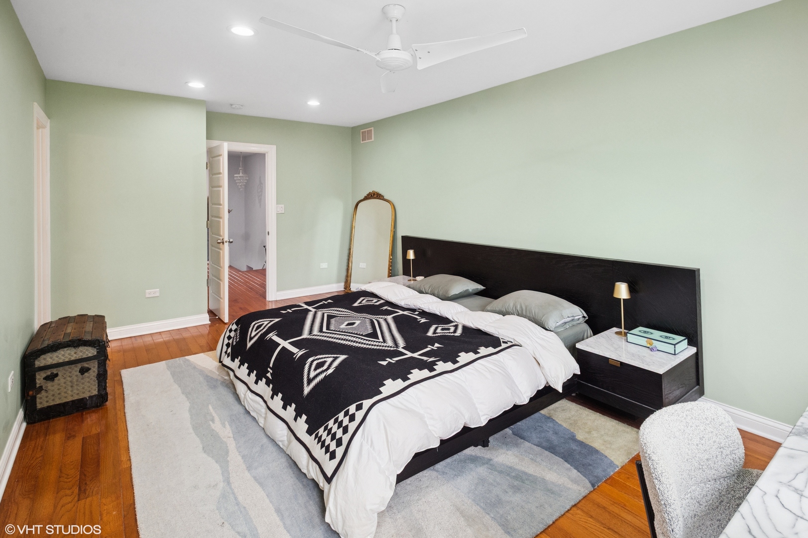 903 North Homan Avenue Chicago IL 60651