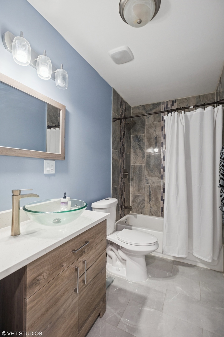 903 North Homan Avenue Chicago IL 60651