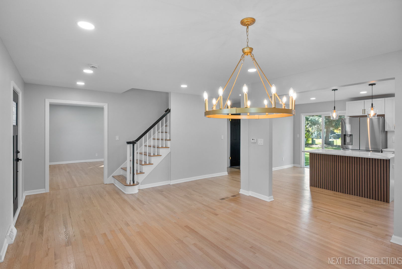 27 South Canterbury Road Aurora IL 60506