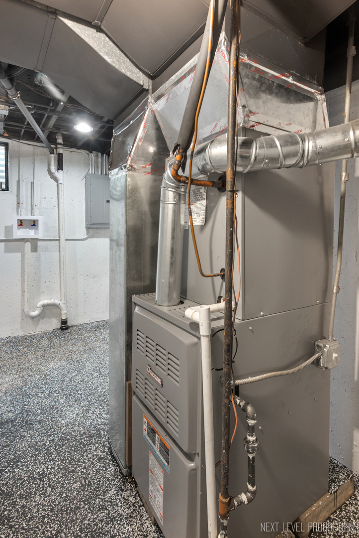 27 South Canterbury Road Aurora IL 60506