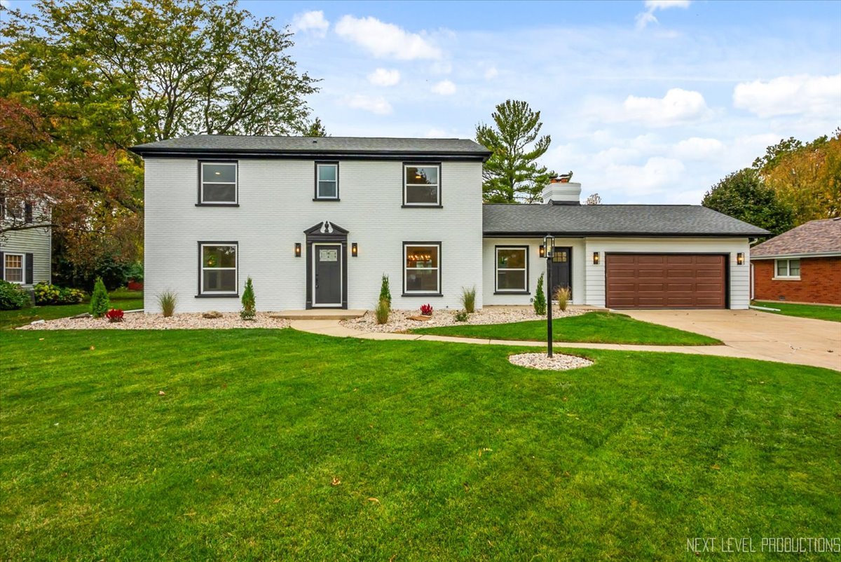 27 South Canterbury Road Aurora IL 60506