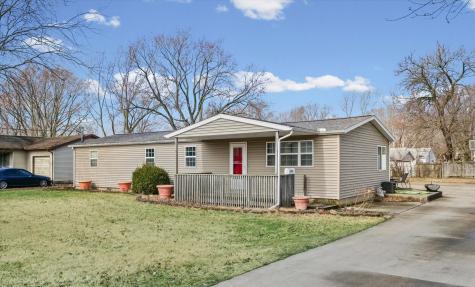 1095 Eastview Drive Paxton IL 60957