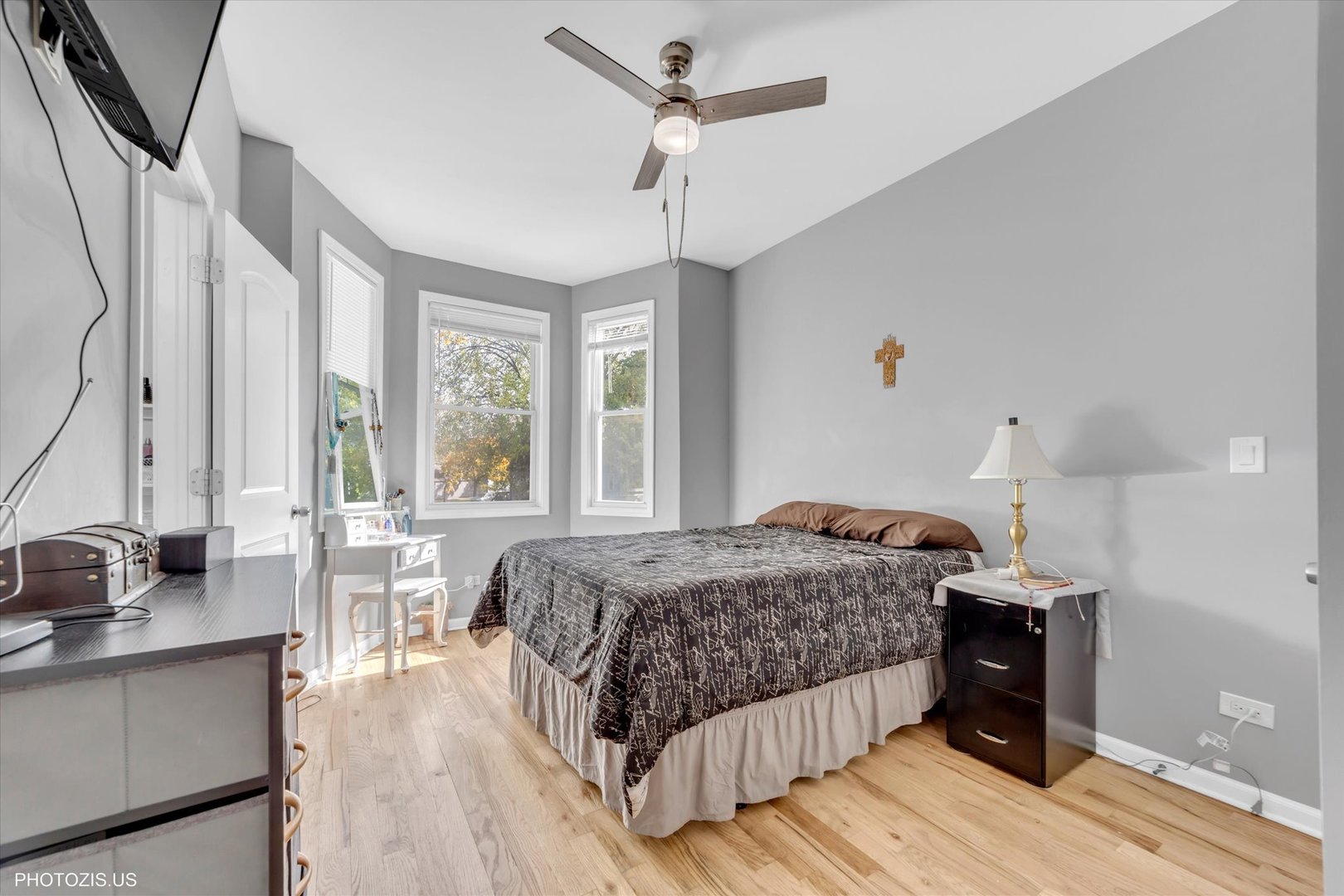 8404 South Exchange Avenue Chicago IL 60617