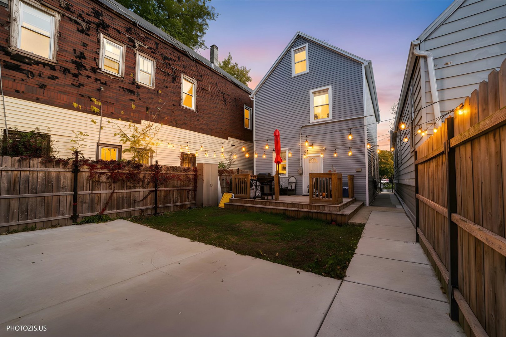 8404 South Exchange Avenue Chicago IL 60617