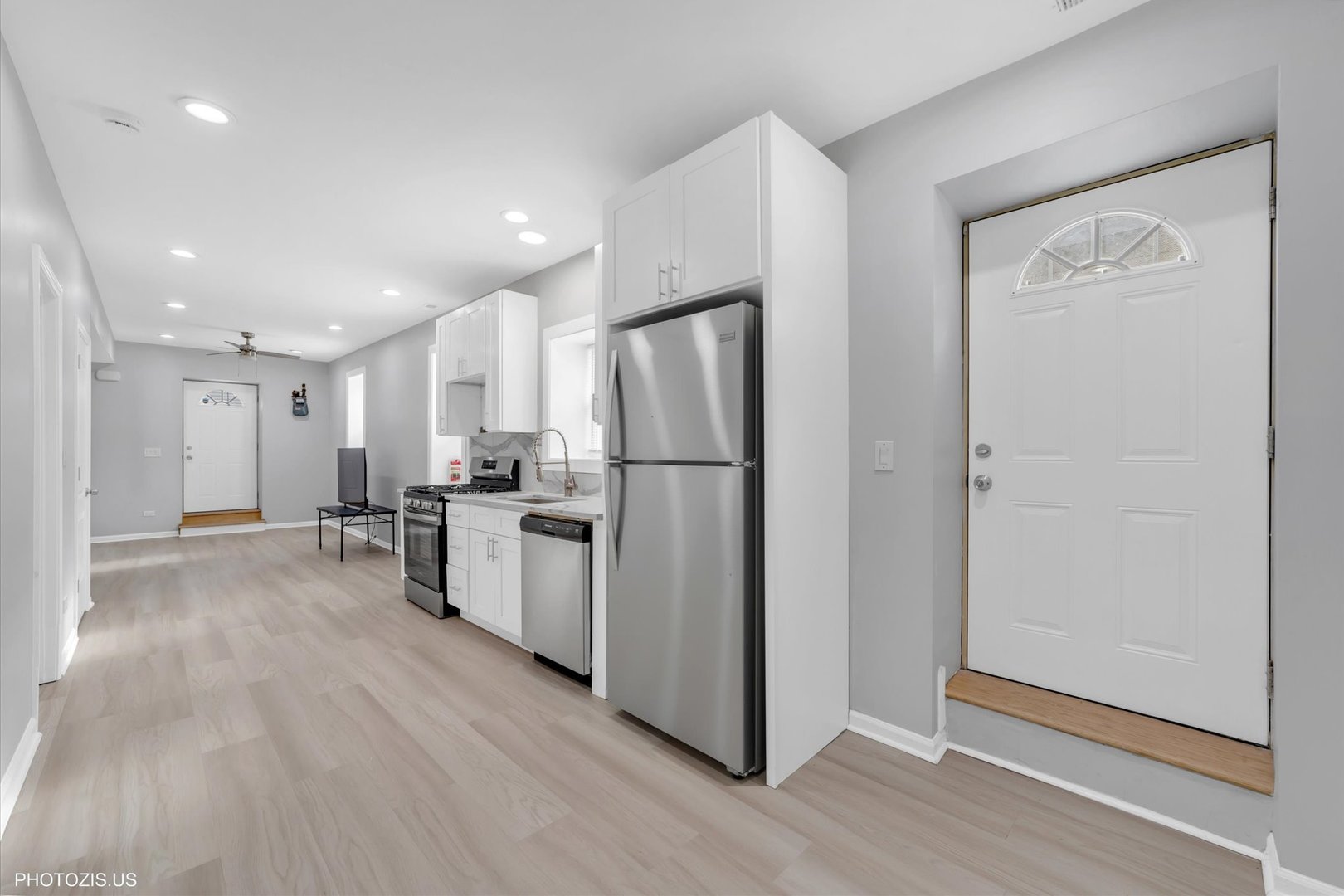 8404 South Exchange Avenue Chicago IL 60617