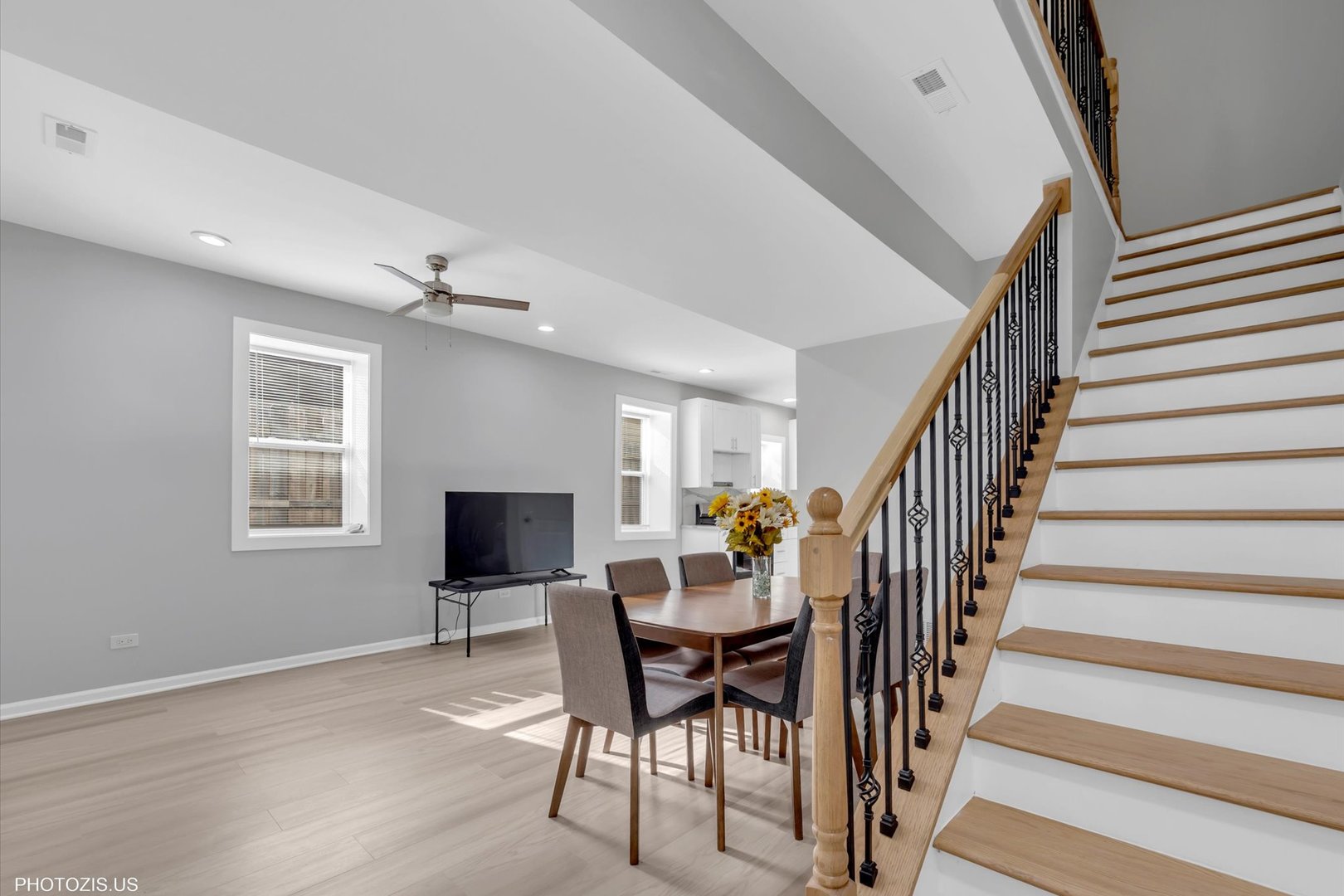 8404 South Exchange Avenue Chicago IL 60617