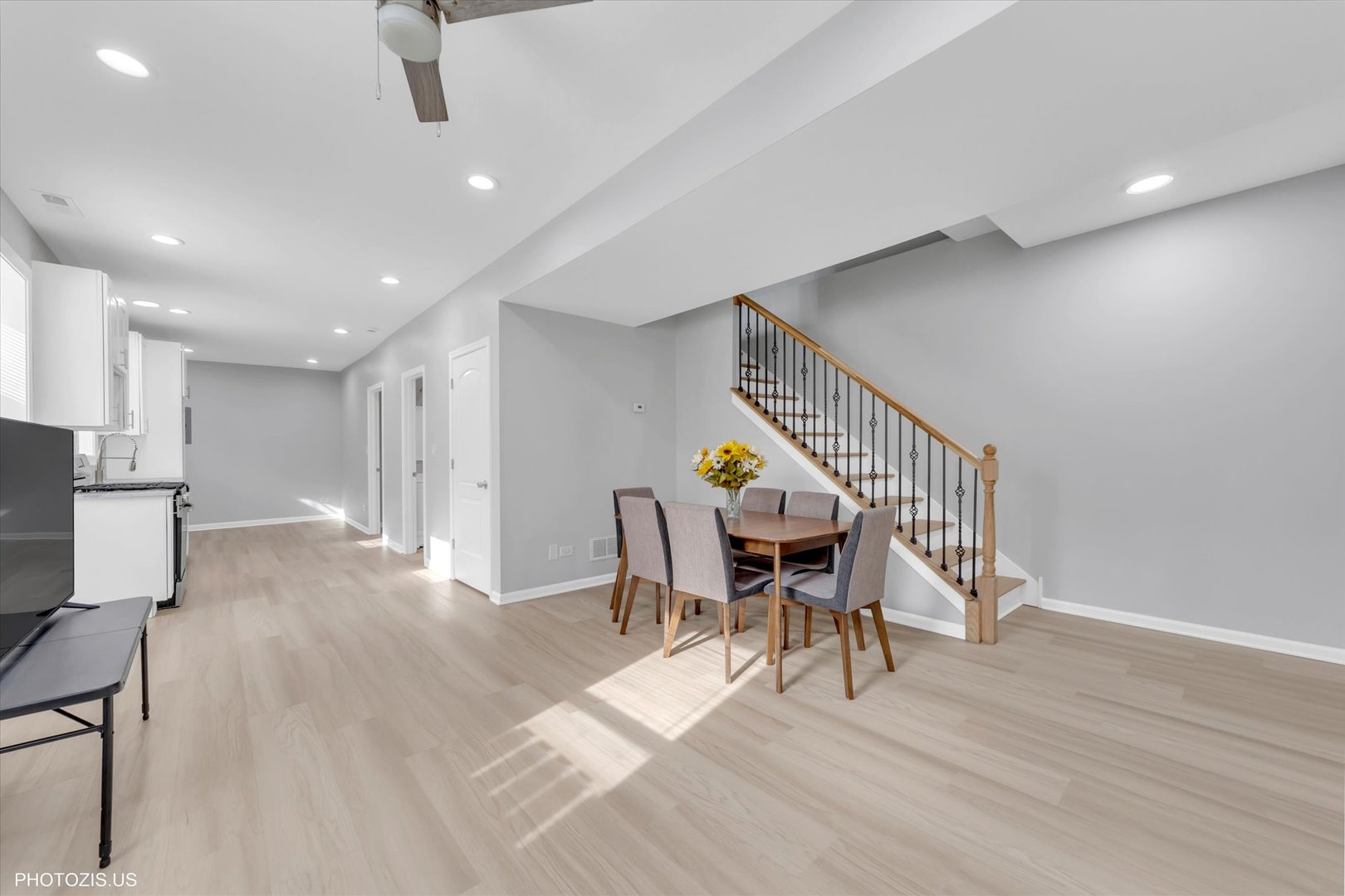 8404 South Exchange Avenue Chicago IL 60617