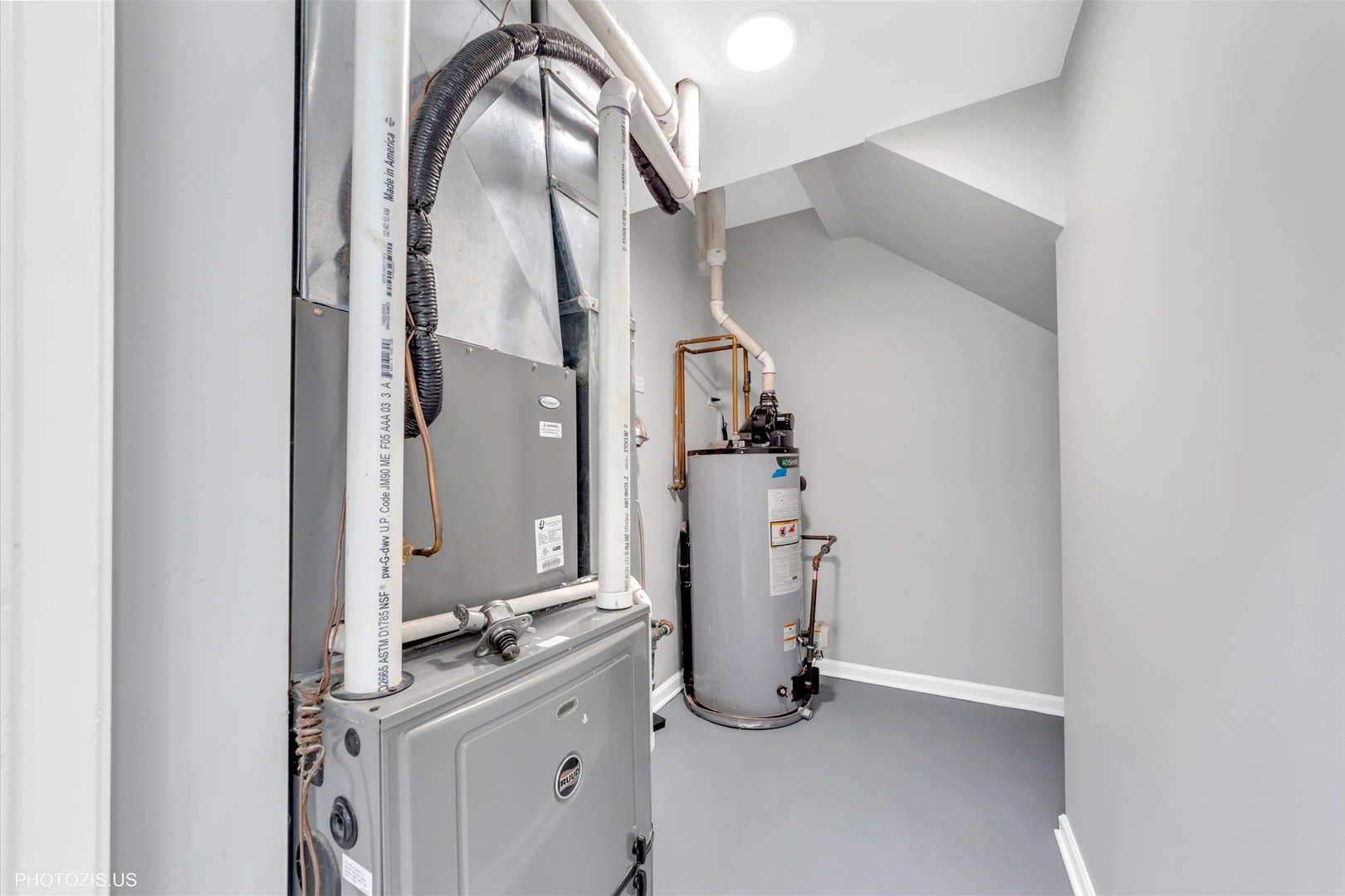 8404 South Exchange Avenue Chicago IL 60617