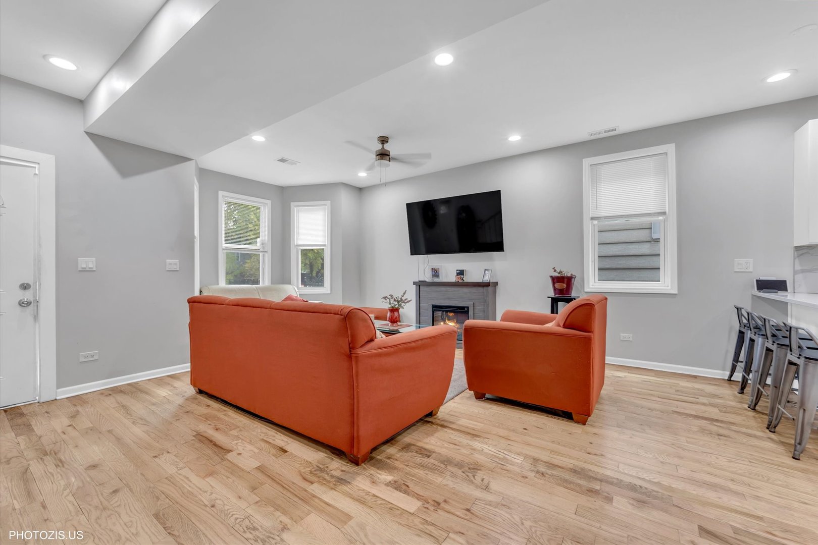 8404 South Exchange Avenue Chicago IL 60617