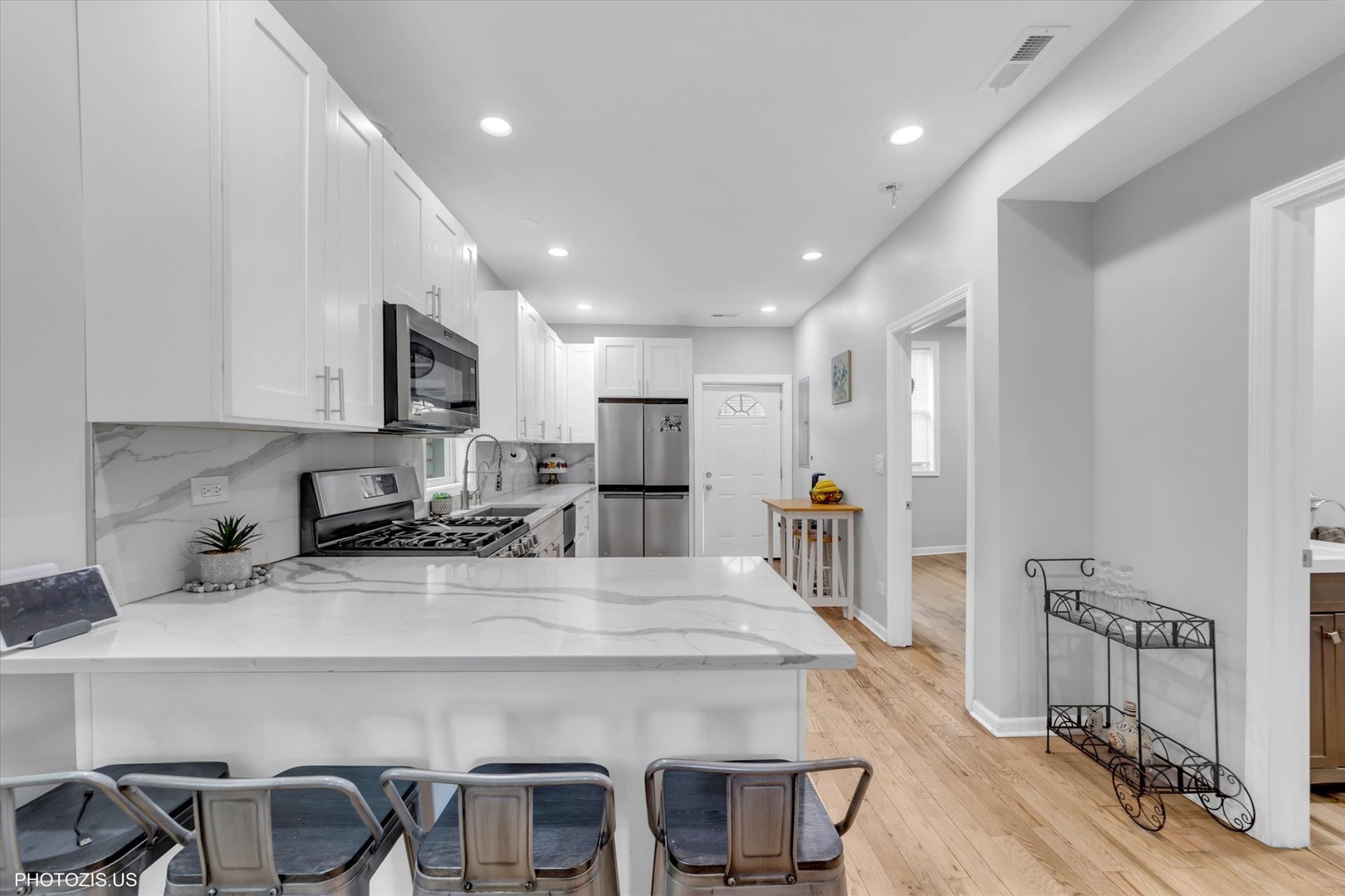 8404 South Exchange Avenue Chicago IL 60617