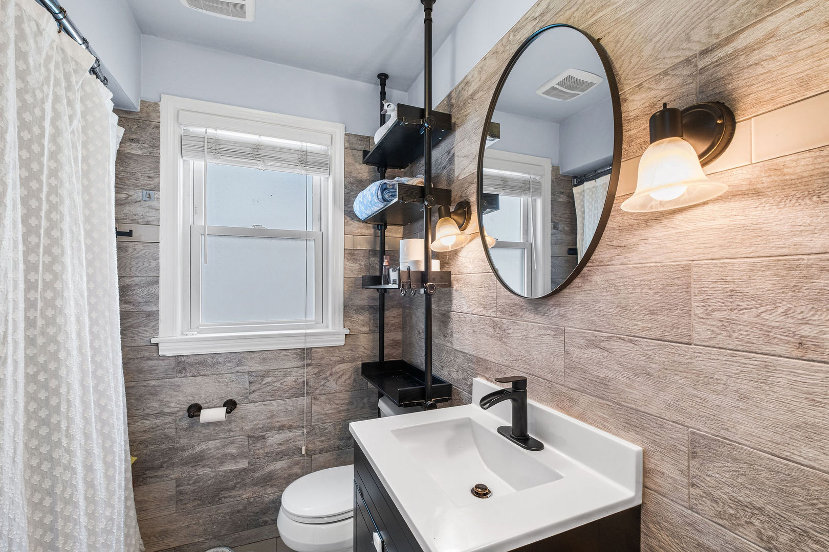 5904 West Berenice Avenue Chicago IL 60634