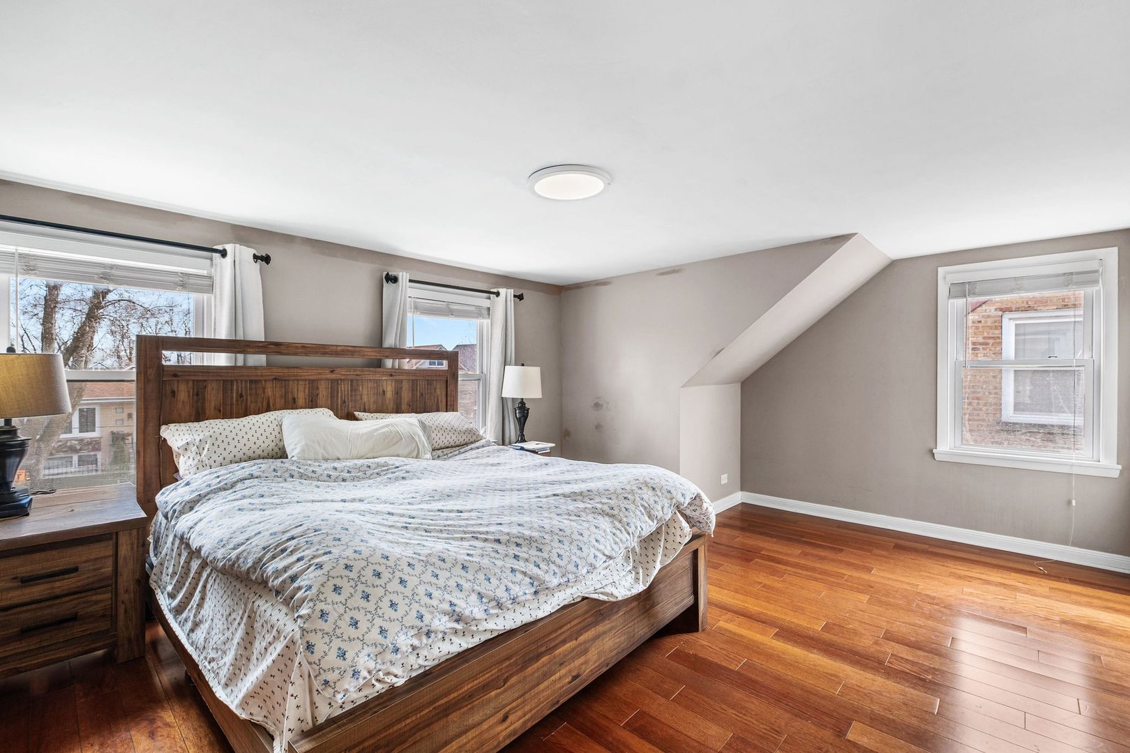 5904 West Berenice Avenue Chicago IL 60634