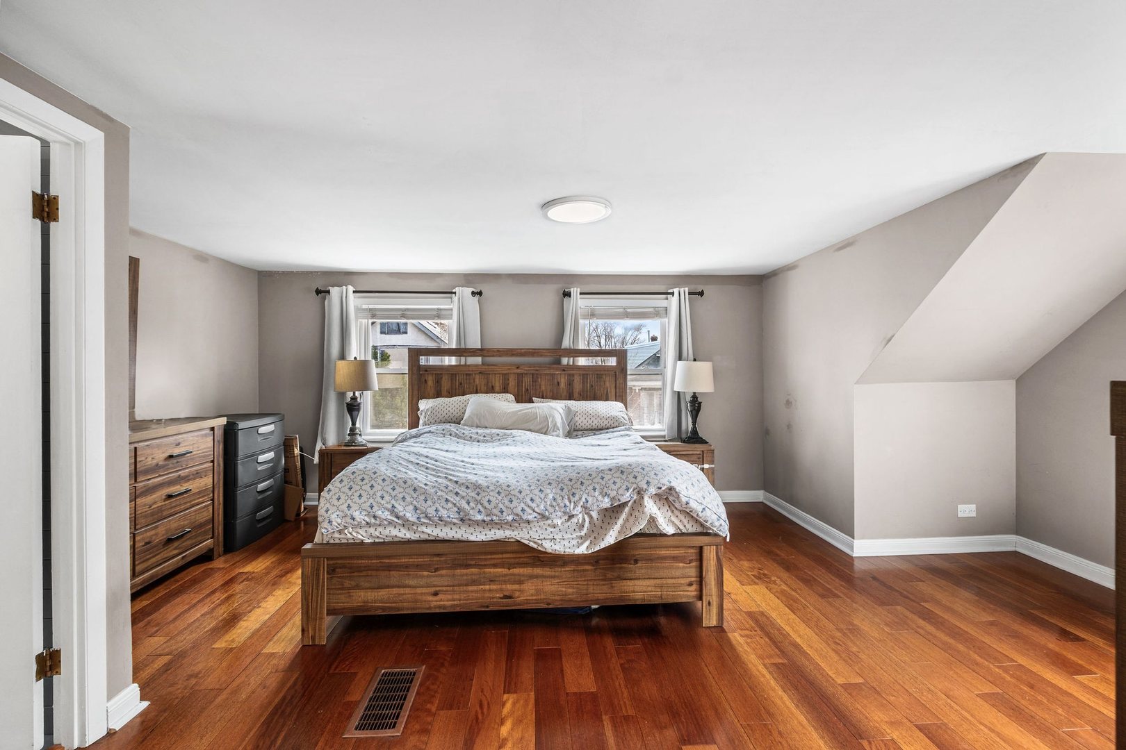 5904 West Berenice Avenue Chicago IL 60634