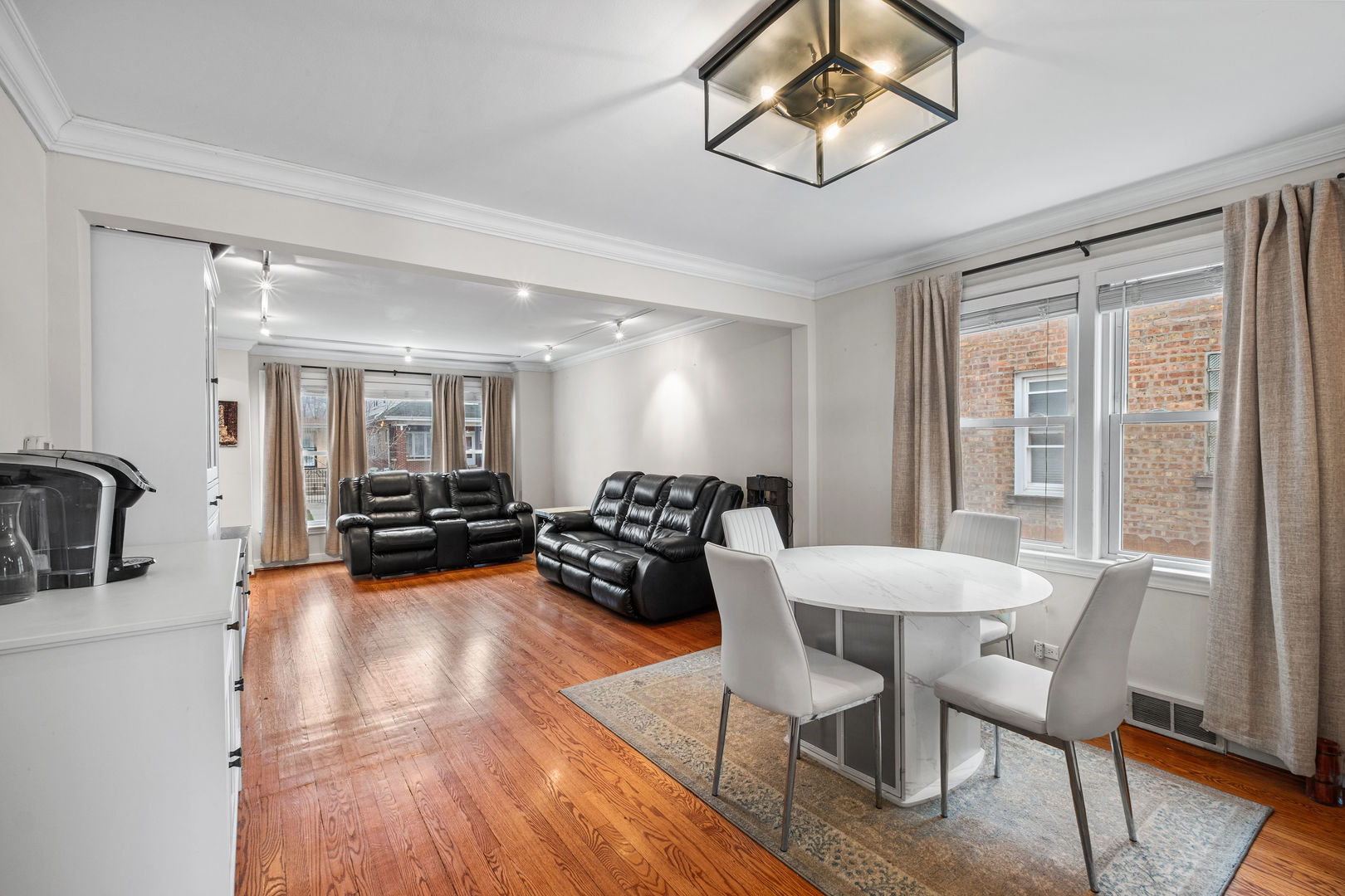 5904 West Berenice Avenue Chicago IL 60634