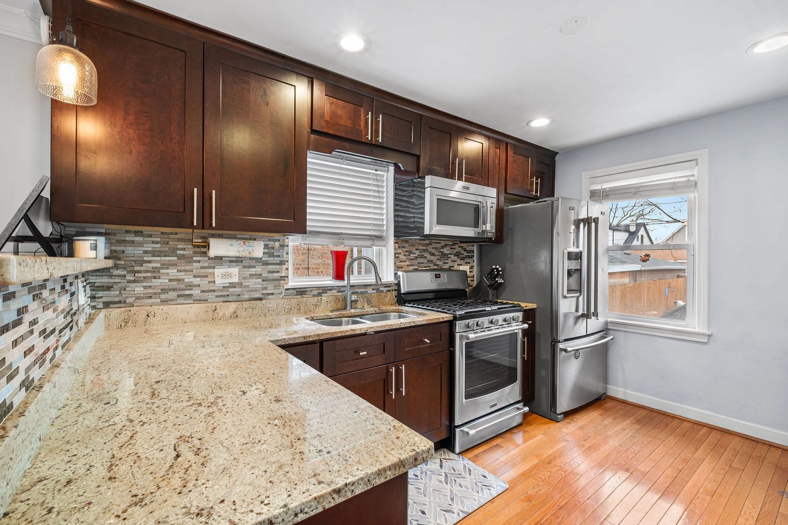 5904 West Berenice Avenue Chicago IL 60634