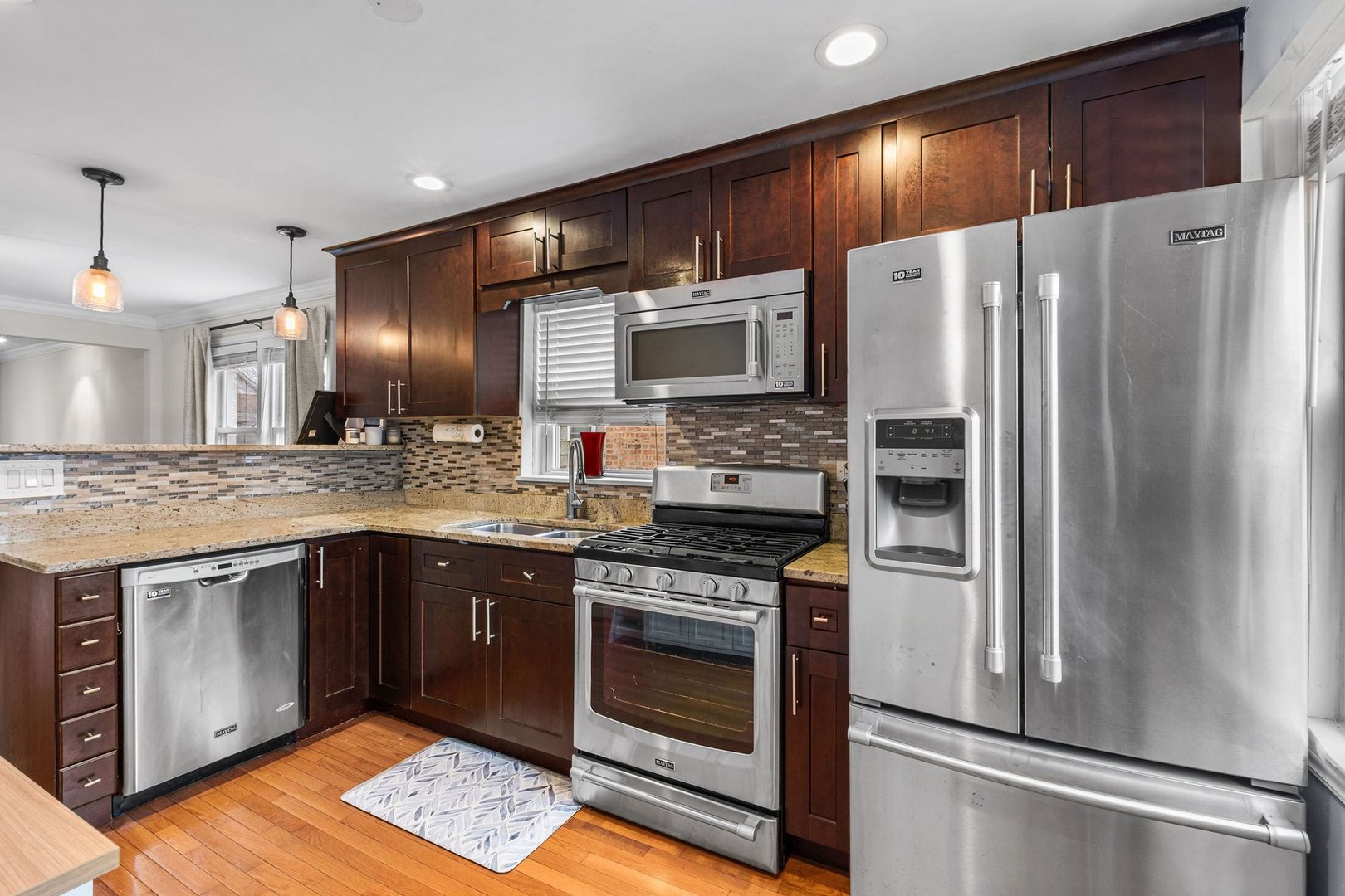 5904 West Berenice Avenue Chicago IL 60634