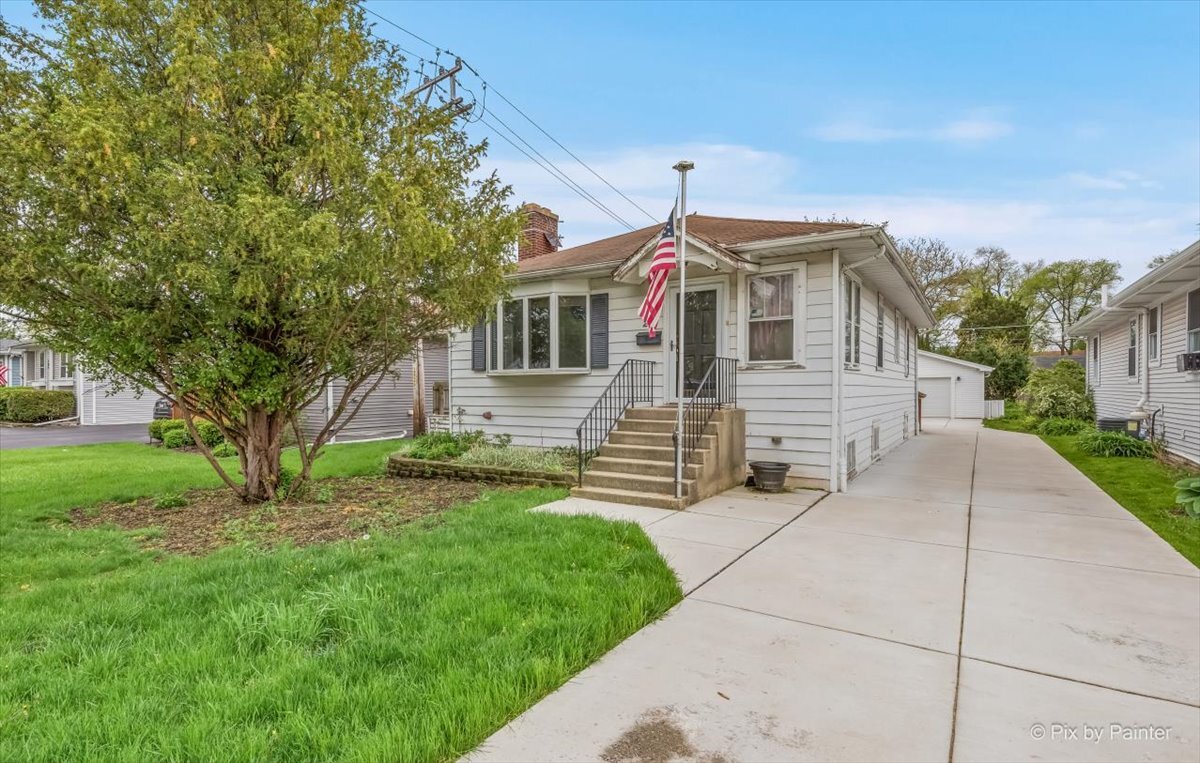 217 West School Street Villa Park IL 60181