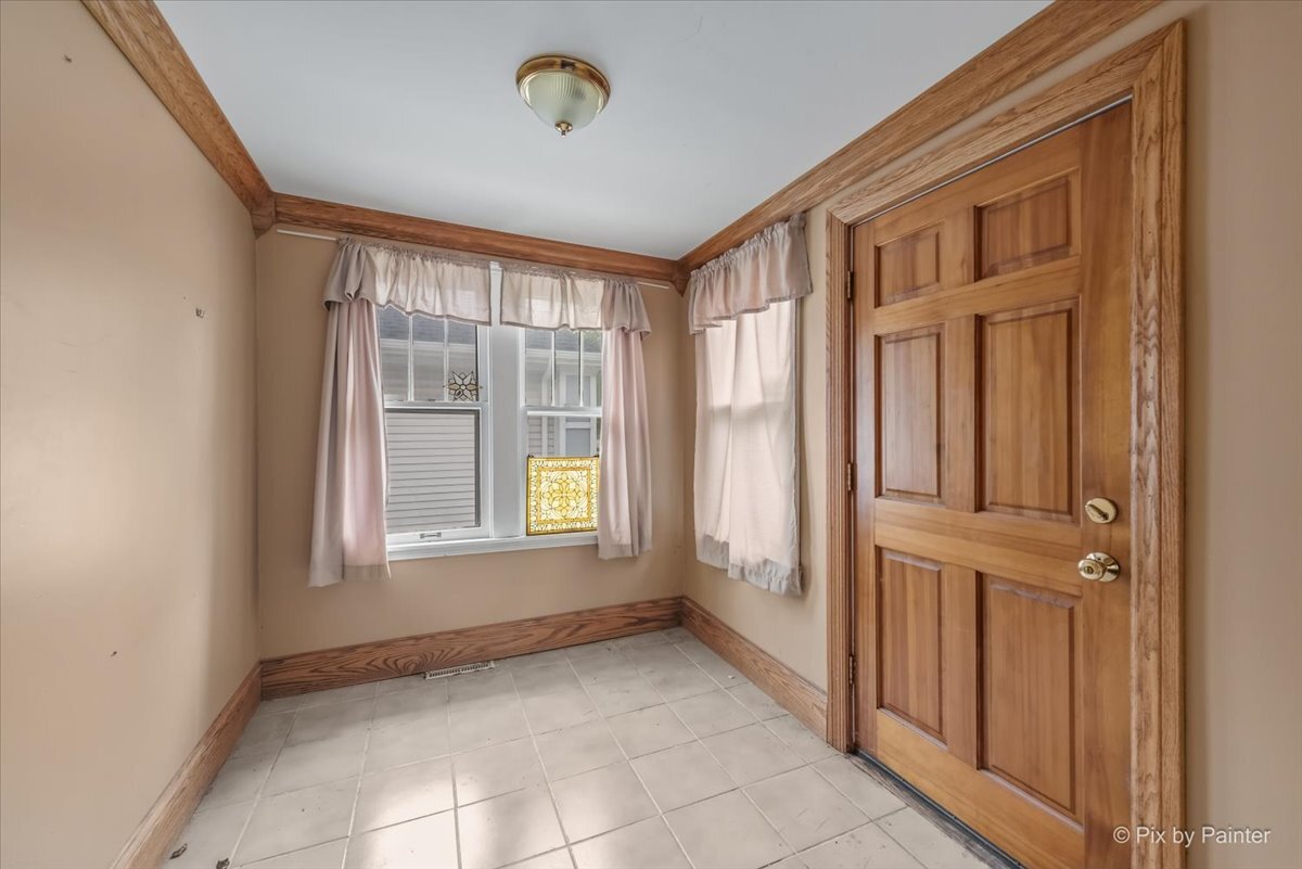 217 West School Street Villa Park IL 60181