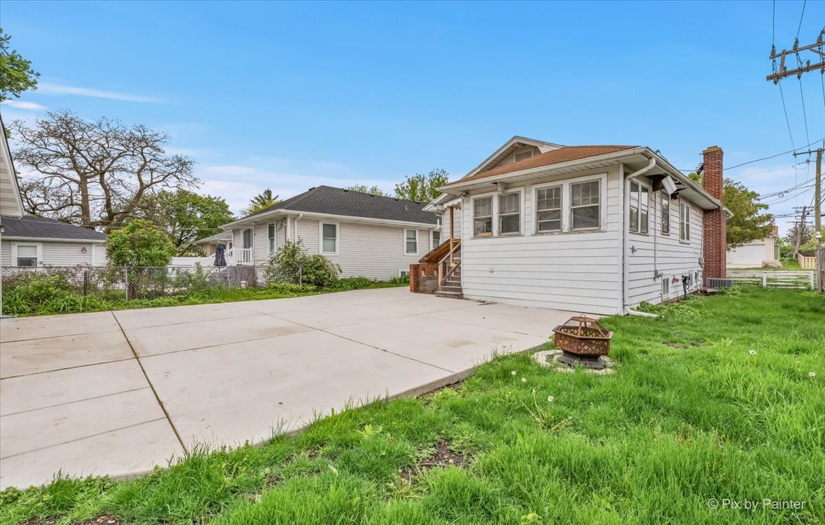 217 West School Street Villa Park IL 60181