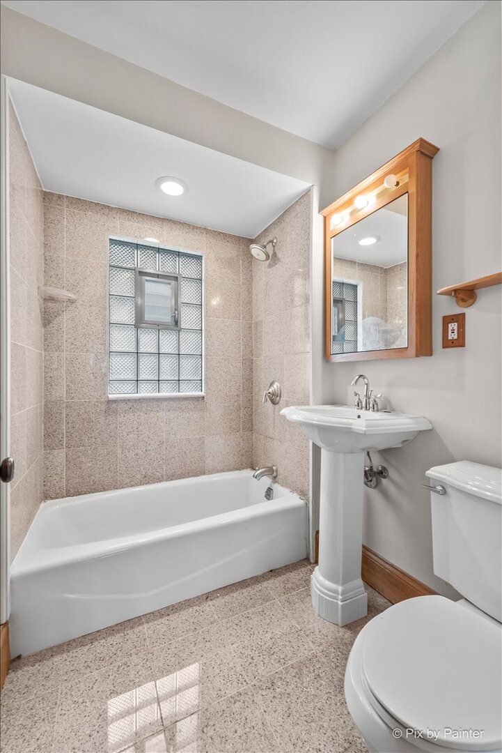 217 West School Street Villa Park IL 60181