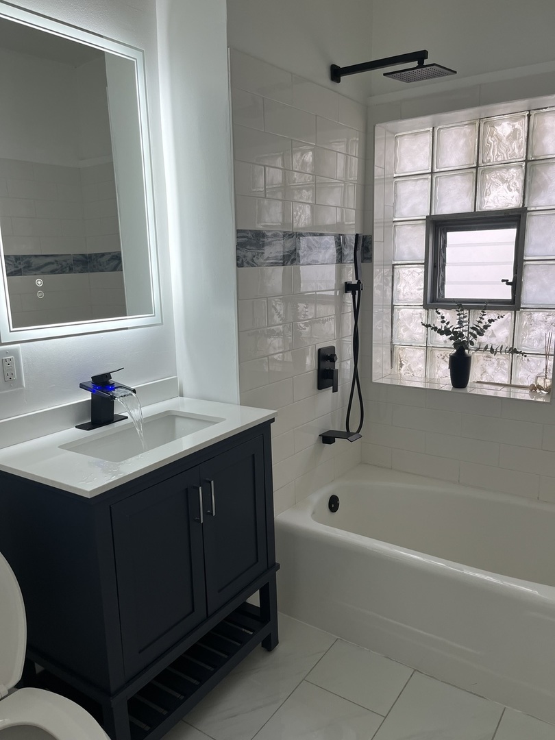 11814 South Parnell Avenue Chicago IL 60628