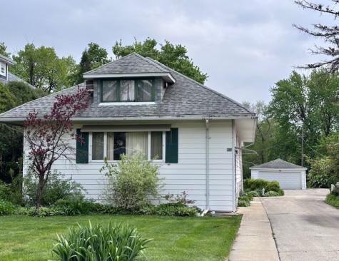 377 Blackhawk Road Riverside IL 60546