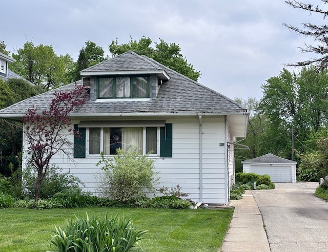 377 Blackhawk Road Riverside IL 60546