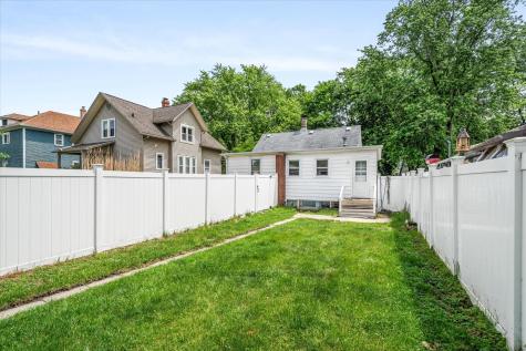 849 North 11th Street Dekalb IL 60115