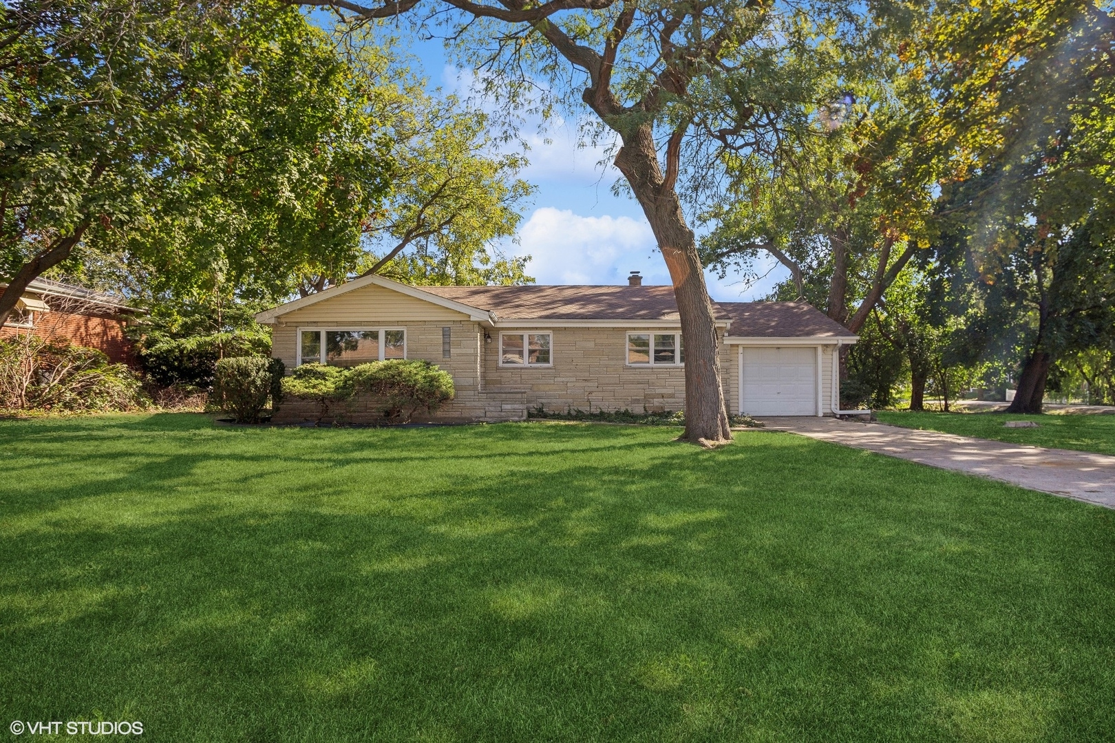 4N213 5TH Avenue Addison IL 60101