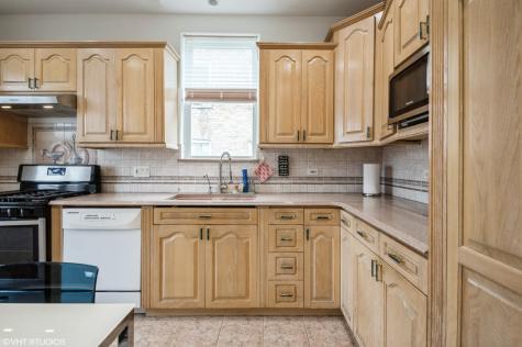 3220 West Cortez Street Chicago IL 60651