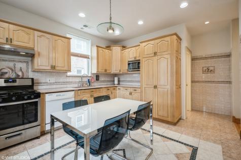3220 West Cortez Street Chicago IL 60651