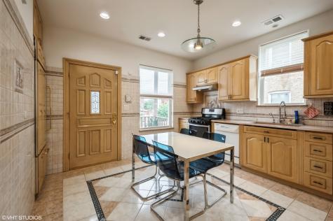 3220 West Cortez Street Chicago IL 60651