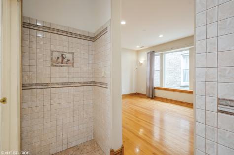 3220 West Cortez Street Chicago IL 60651
