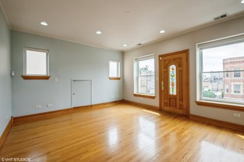 3220 West Cortez Street Chicago IL 60651