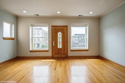 3220 West Cortez Street Chicago IL 60651