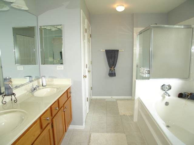 3275 Grafton Lane Aurora IL 60502
