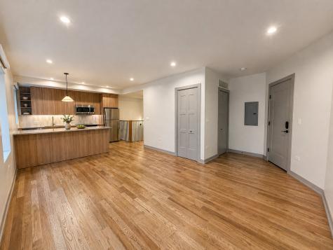 1335 West Estes Avenue Chicago IL 60626